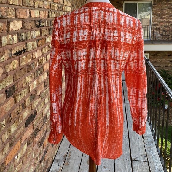 Like New Maeve Babydoll Long Sleeve Can be Roll up Rayon Top - Picture 5 of 6